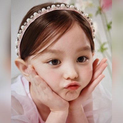 LaVieThoughts's profile picture