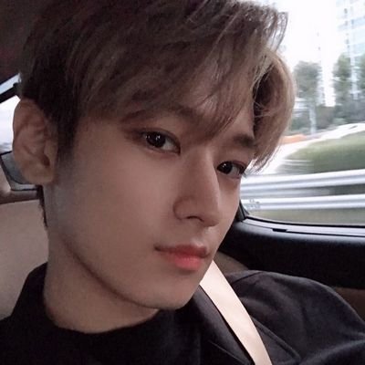 주말's profile picture