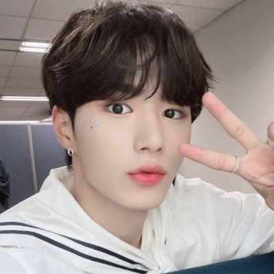 ୨୧'s profile picture