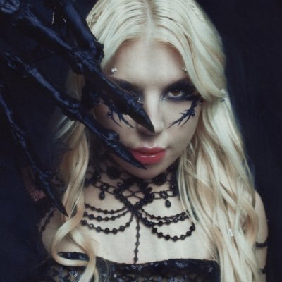 VAMPA 🦇🏰🥀's profile picture