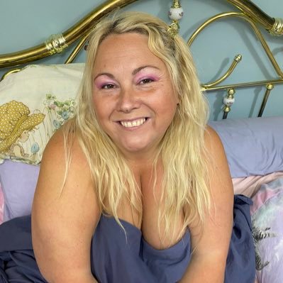 adelestv1's profile picture
