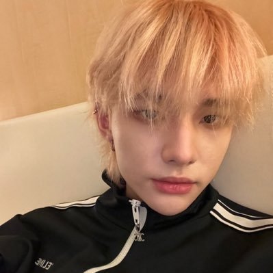 has. saw skz ★'s profile picture
