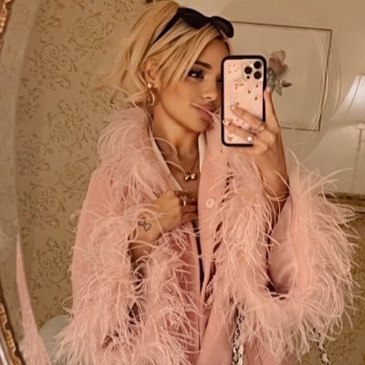 gabi demartino's profile picture