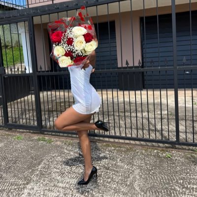Angel 𝓝𝓮𝓵𝓵𝔂's profile picture