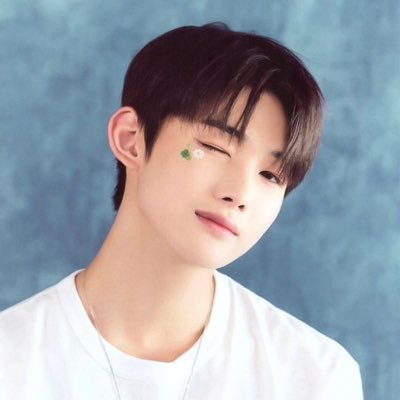 palebluedot_jo's profile picture