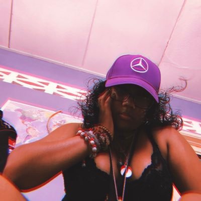 victøria hᯓ★'s profile picture