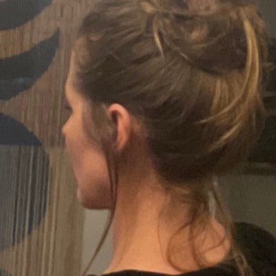J 🌹's profile picture