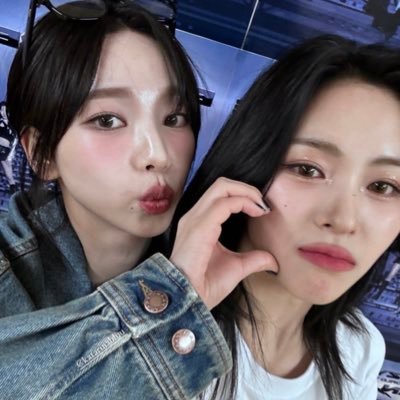 ryujin & karina's profile picture