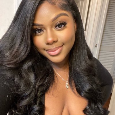 🖤's profile picture