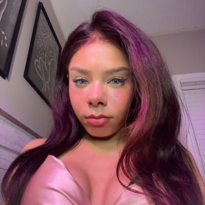 desdanee's profile picture