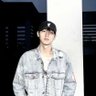 the bee's profile picture