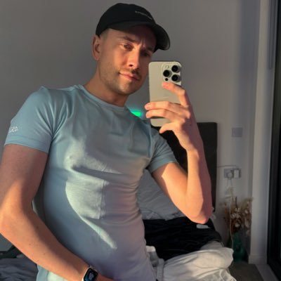 dylan harvy's profile picture