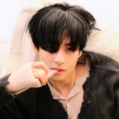 taehyung pics⚡️'s profile picture