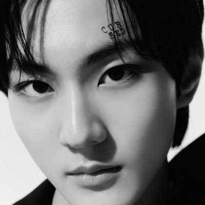 ₩01V | fan acc for JW's profile picture