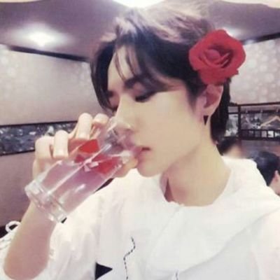 王肖;บีซี.'s profile picture