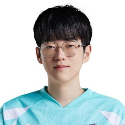 Lee Ye Chan ์ด์์ฐฌ's profile picture