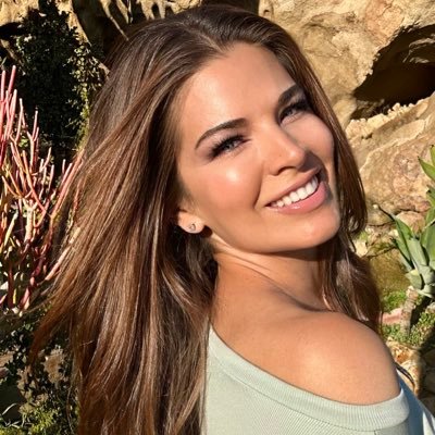 AdrienneJanic's profile picture