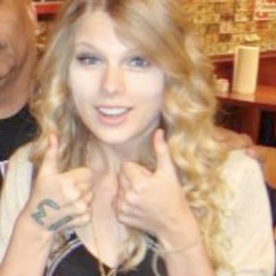 abril's profile picture