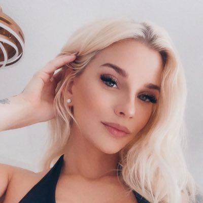 victoria's profile picture
