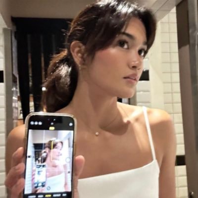 dee ☻'s profile picture