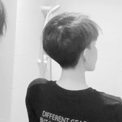 B's profile picture