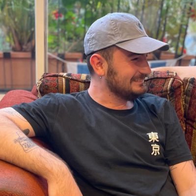 אורי צירלין Uri Cirlin's profile picture