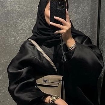 R_H's profile picture