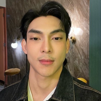 mana90s_'s profile picture