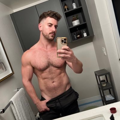 𝗧𝗮𝘆𝗹𝗼𝗿 𝗖𝗼𝗹𝗹𝗶𝗻𝘀 ✨'s profile picture