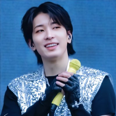 𝐏𝐚𝐧𝐝𝐚's profile picture