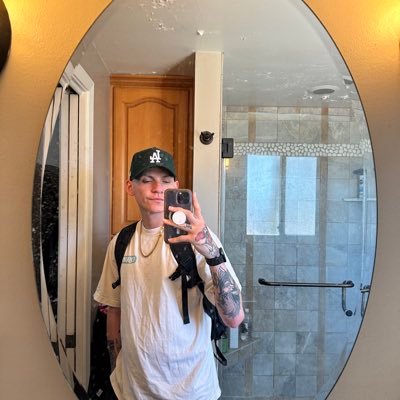 ๐๐คท๐ฝโโ๏ธ's profile picture