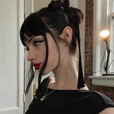 resa ⋆༶˙⊹ 𝐭𝐰's profile picture