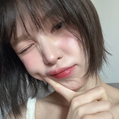 이본's profile picture