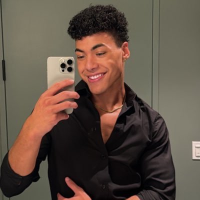 Charlie Barrett's profile picture