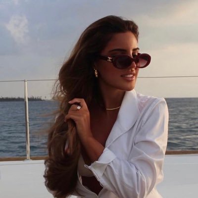 TheLuckiestGirl's profile picture