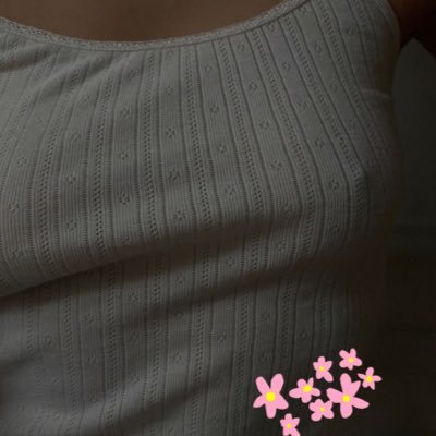 cherryredbows's profile picture