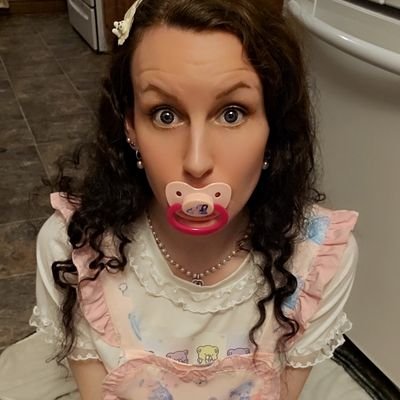 🧸Cute-little-diapered-girl 🍼's profile picture