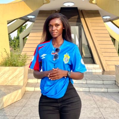 EsamboKarine's profile picture