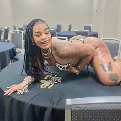 TWERKKQUEEN_'s profile picture
