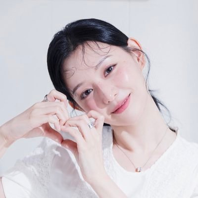 하늘's profile picture