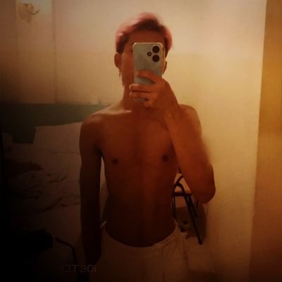 Junly maung's profile picture