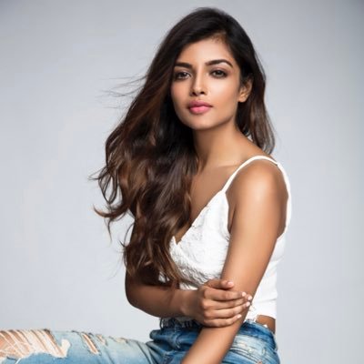 ashnazaveri's profile picture