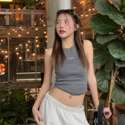 __inthira's profile picture
