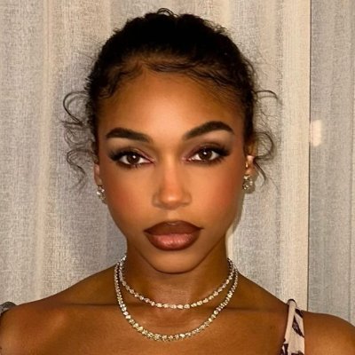 loriharveylooks's profile picture