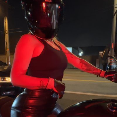 thr0ttle_th0ttie's profile picture