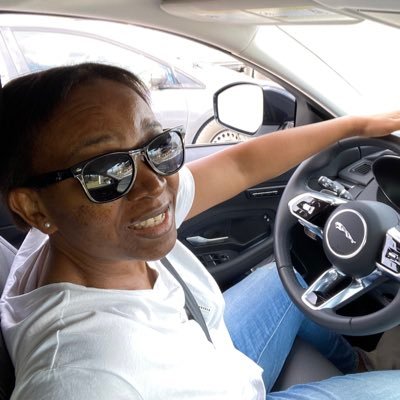 StepheniaOmeh's profile picture
