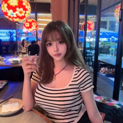q64p7A74MCq29's profile picture