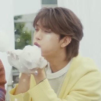 ◠‿◠'s profile picture