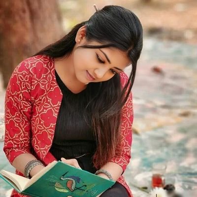 Kaviya_Official(✷‿✷)'s profile picture