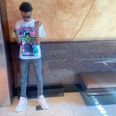 æ's profile picture